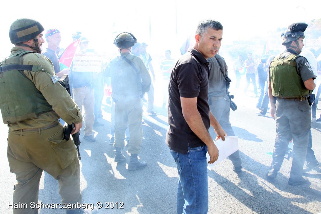 Palestinian and activists blocked Route 443 | IMG_1698