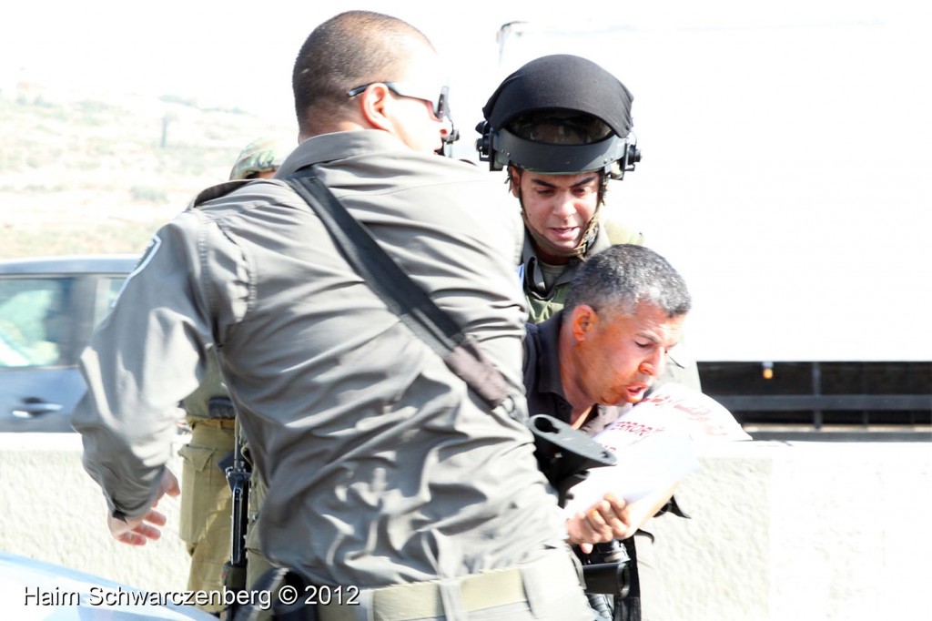 Palestinian and activists blocked Route 443 | IMG_1706