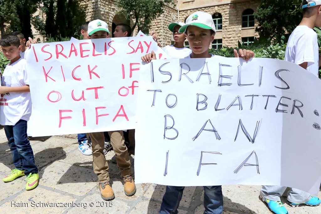 “Show Israel the Red Card“, Vigil in Jerusalem 19/05/2015 | IMG_7977