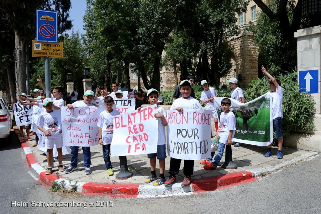 “Show Israel the Red Card“, Vigil in Jerusalem 19/05/2015 | IMG_8068