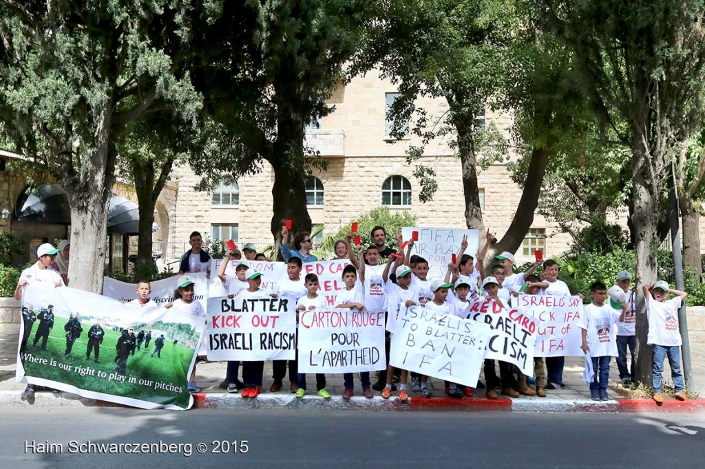 “Show Israel the Red Card“, Vigil in Jerusalem 19/05/2015 | IMG_8295