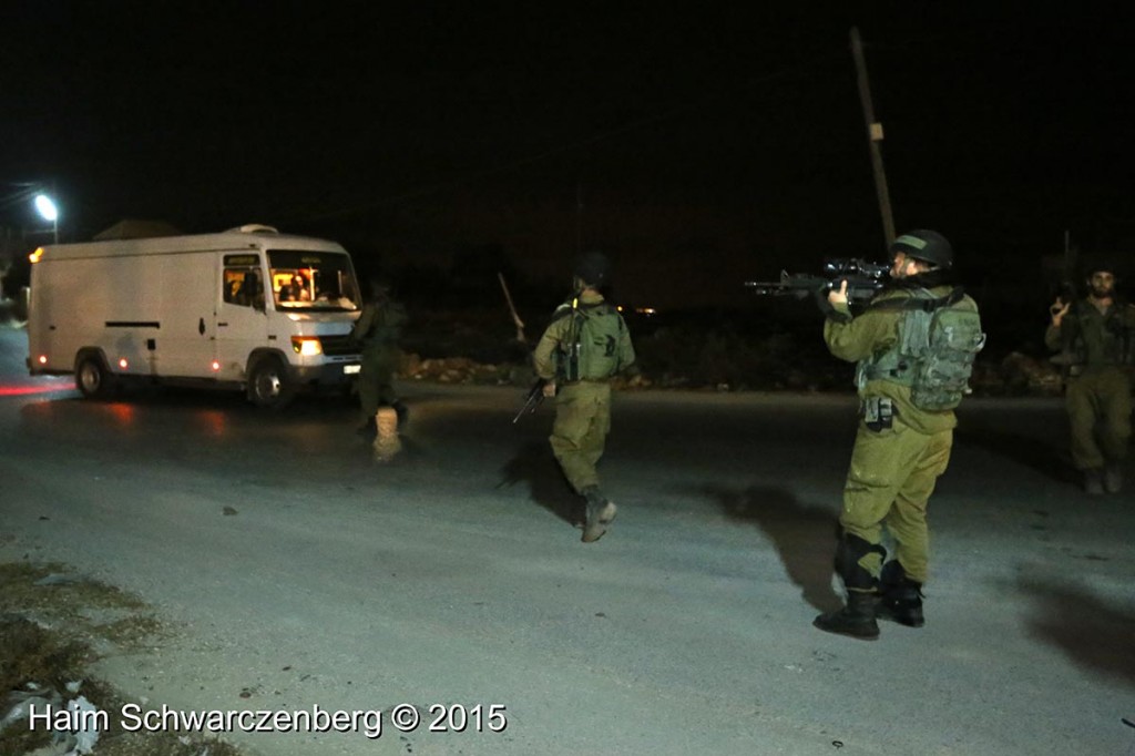 Firing live ammunition on Palestinian demonstrators 04/10/2015 | IMG_6446