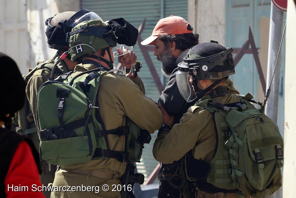 Protest in Hebron: Dismantle the Ghetto! Settlers leave Hebron! 20/02/2016 | IMG_1282