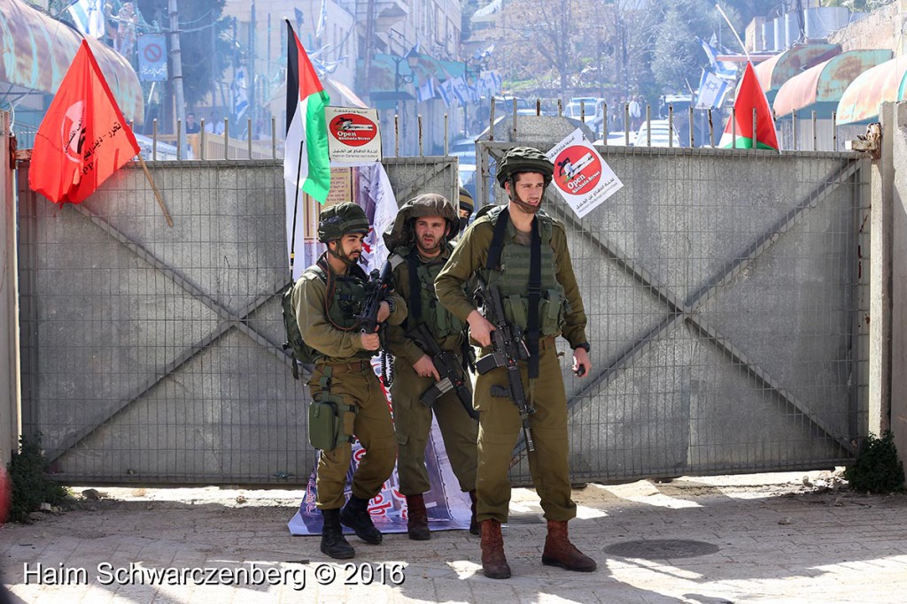 Protest in Hebron: Dismantle the Ghetto! Settlers leave Hebron! 20/02/2016 | IMG_1291