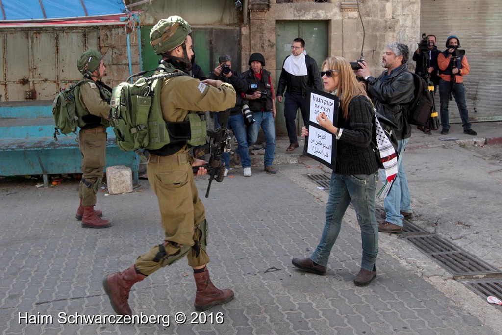 Protest in Hebron: Dismantle the Ghetto! Settlers leave Hebron! 20/02/2016 | IMG_1900