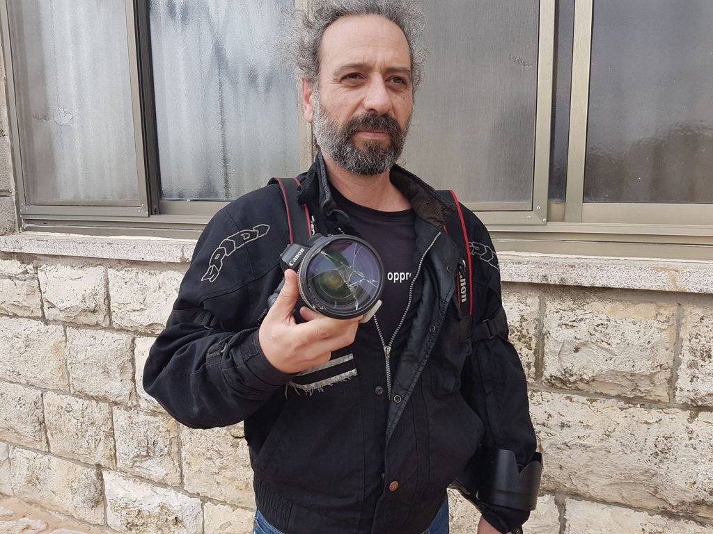 Help me repair my photography equipment, damaged by an Israeli settler | 17038921_10212683166413373_8831900772716689110_o