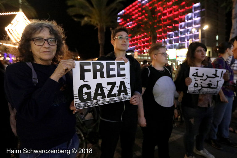 Protest calling for an end to shooting protesters in Gaza, Tel Aviv | FW7A2444