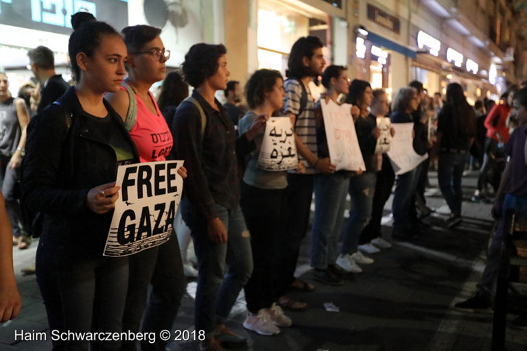 Protest calling for an end to shooting protesters in Gaza, Tel Aviv | FW7A2587