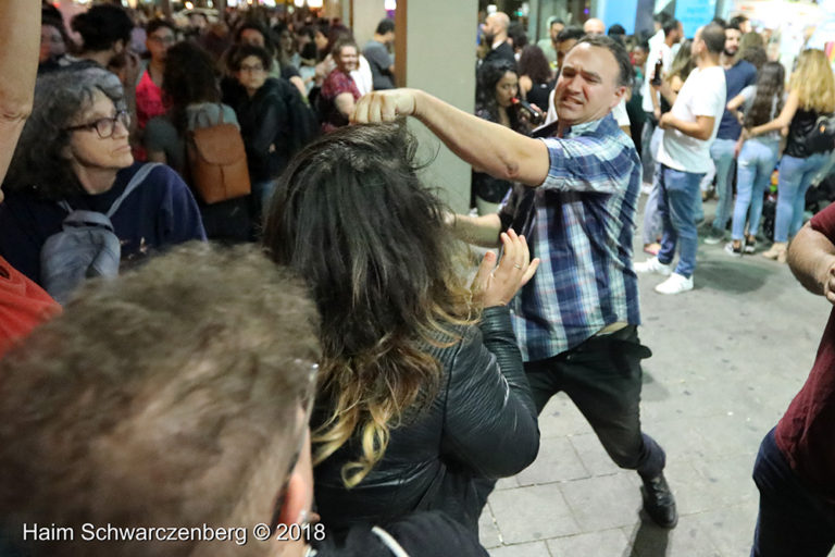 Protest calling for an end to shooting protesters in Gaza, Tel Aviv | FW7A2789